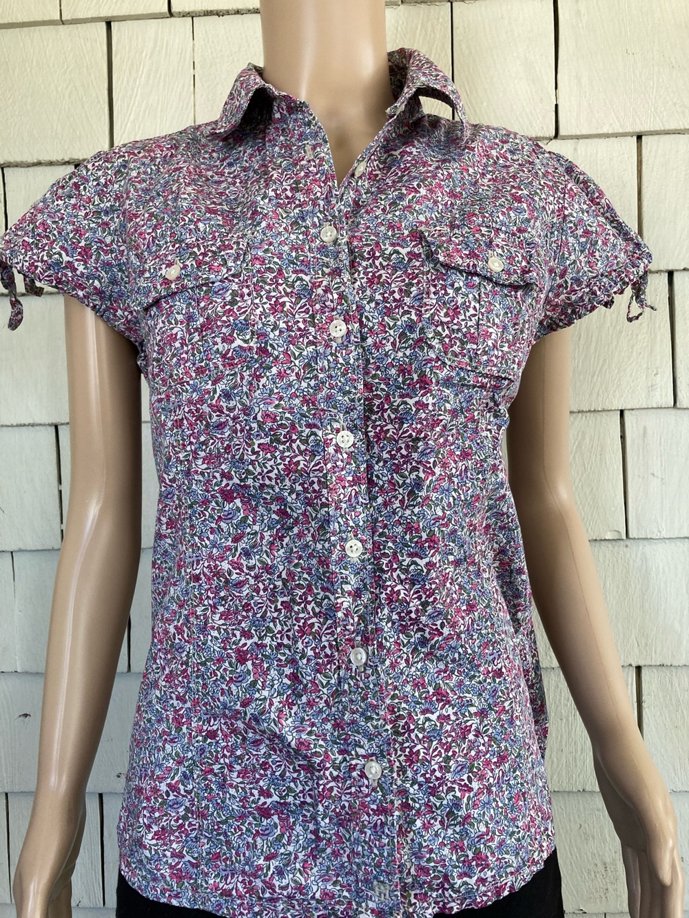Tommy Hilfiger Button-Up Floral Shirt Size Medium